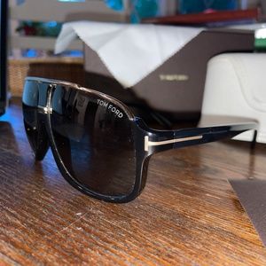 Tom Ford FT0335 Eliott Sunglasses - Shiny Black